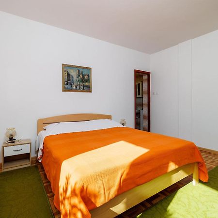 Apartment Zdravka Banjol Exteriör bild