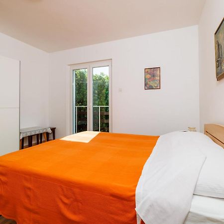 Apartment Zdravka Banjol Exteriör bild