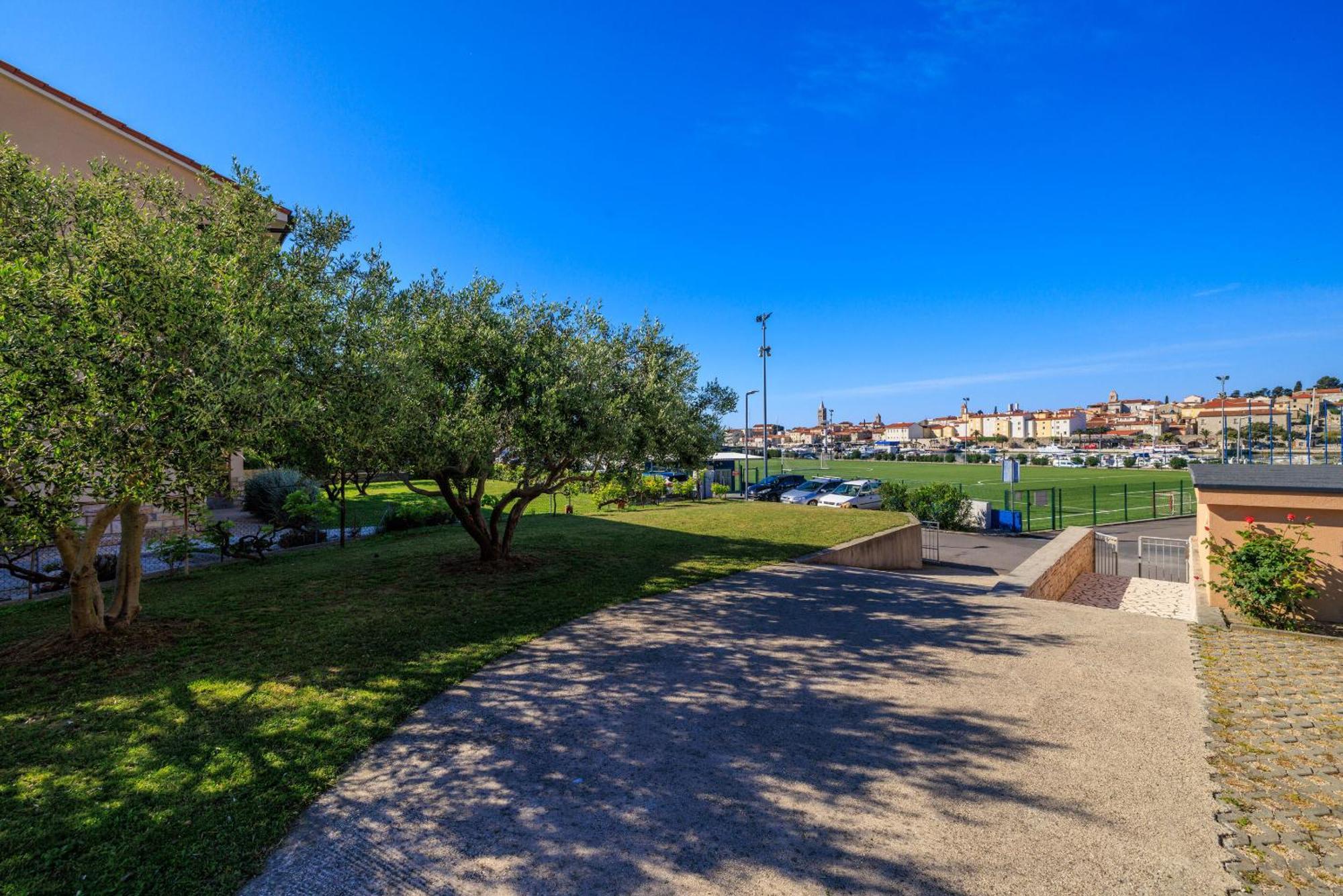 Apartment Zdravka Banjol Exteriör bild